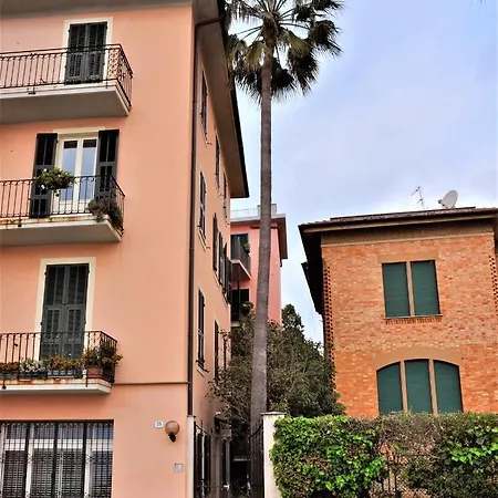 Apartment La Palma Vacanze In Riva Al Mare Diano Marina