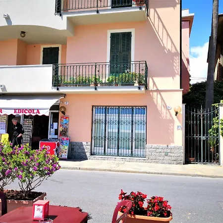 La Palma Vacanze In Riva Al Mare * 디아노마리나